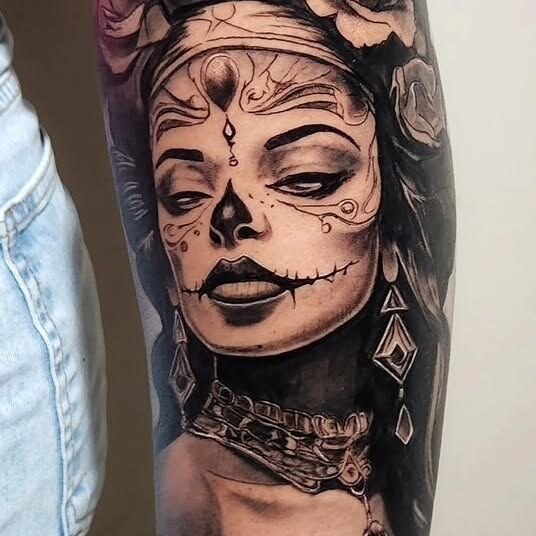 Tatuagem Catrina — Realismo, Antebraço